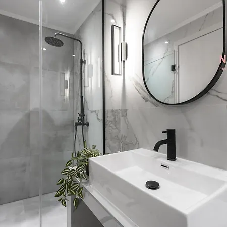 Next Door, Nilie Hospitality Mgmt Θεσσαλονίκη